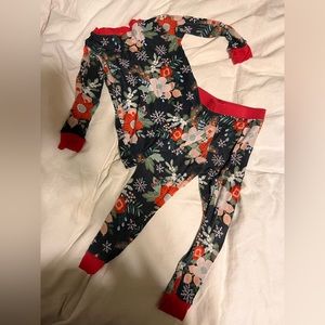 VGUC 12-18 month poinsettia floral little sleepies